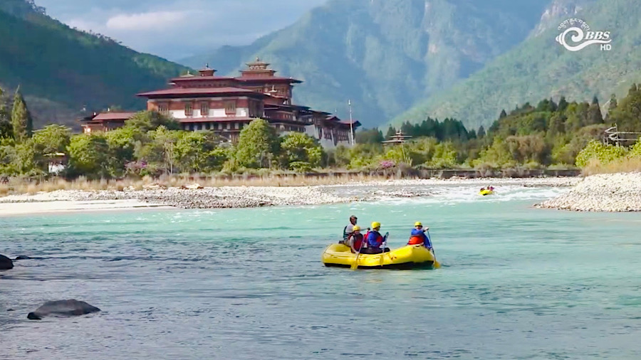 Rafting instructors in Bhutan