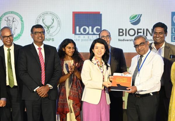 Photo caption: Key representatives from the partner organizations marking the launch of the Livestock Insurance Scheme | UNDP Sri Lanka 