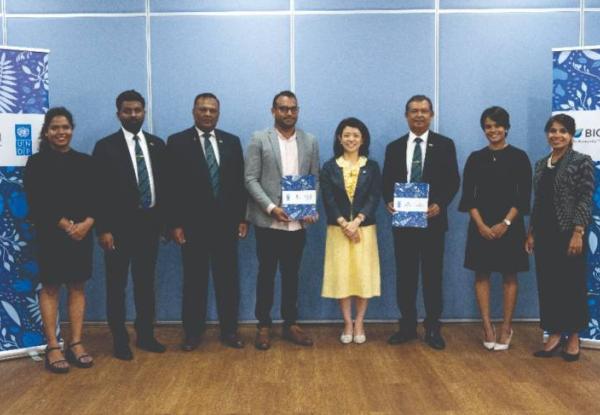 Photo: Group photo of representatives of Hayleys Plantations and UNDP in Sri Lanka