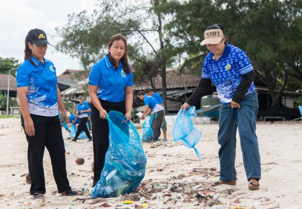 Photo: Clean-up activities in coastal areas in Thailand. 